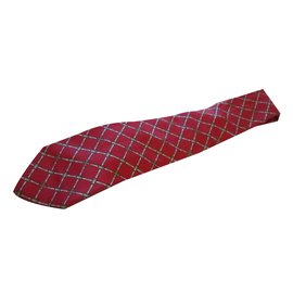 Chanel-Tie-Red