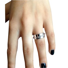 Dinh Van Ariane ring, white gold ans diamonds Grey