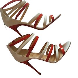 Christian Louboutin Sandalen Weiß Lackleder 41 Weiß