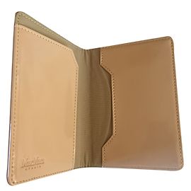 Max Mara Titular de pasaporte Beige