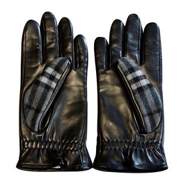 Burberry-Gloves-Black