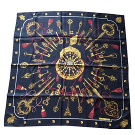 Hermès Cachecol de seda Preto
