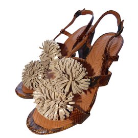 Chie Mihara Sandalen Python drucken