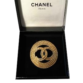 Chanel-Broche-Dorado