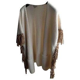 Pablo De Gerard Darel poncho Cru