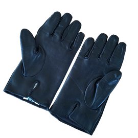 Versace-Gloves-Black