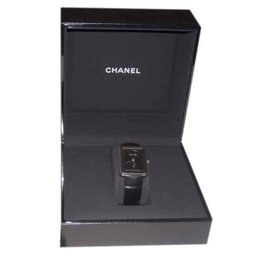 Chanel-Buen reloj-Negro