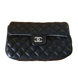 Chanel Pochette Noir
