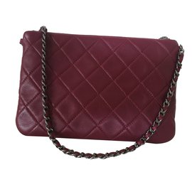 Chanel-Pochette-Rosso,Bordò