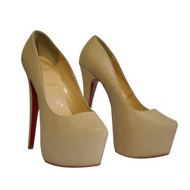 louboutin daffodile beige louboutin daffodile beige