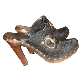 Gucci Clogs Brown