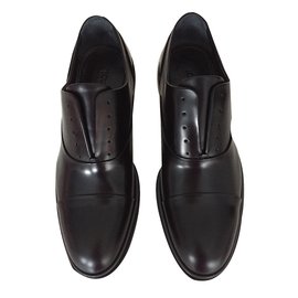 Louis Vuitton FRAMEWORK si allaccia Nero