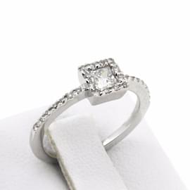 Autre Marque-Bague en or blanc 18k 1 diamant taille princesse 0,20 ct & 26 diamants 0,15 ct-Argenté