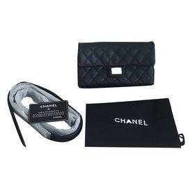Chanel-Pochette-Noir