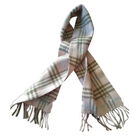 Burberry-Scarf-Pink