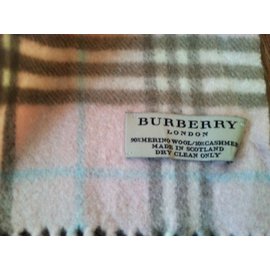 Burberry-Scarf-Pink