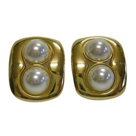Gucci-Pearl Gold Tone Earrings-Golden