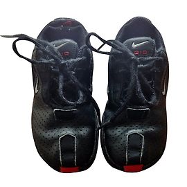 Nike MAJIKA Schwarz