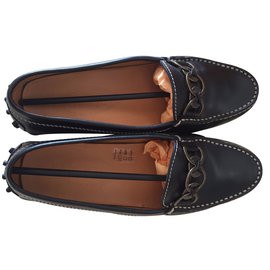Tod's-Loafers-Black