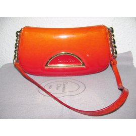 Dior-Unterarmtasche-Orange