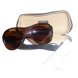 Occhiali da sole Chanel marroni in plastica Marrone