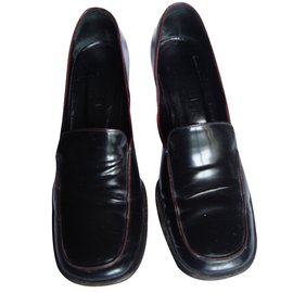 Gucci Loafers Black Leather Medium Heel Black