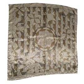 Guy Laroche Cachecol Prata Branco Dourado