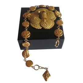 Chanel-Necklace-Golden