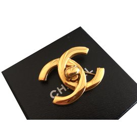 Chanel Broche Dorado