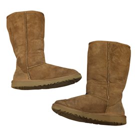 Ugg-Boots-Beige