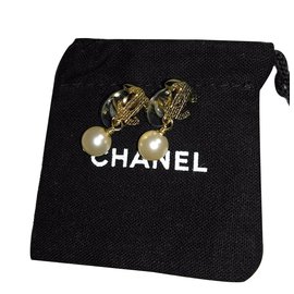 Chanel-Aretes-Dorado