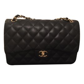 Chanel Timeless Medium Preto Dourado