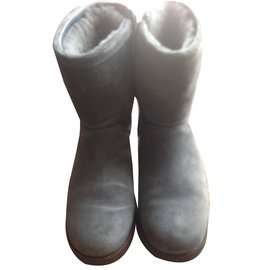 Ugg-Boots-Dark grey