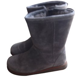Ugg-Boots-Dark grey