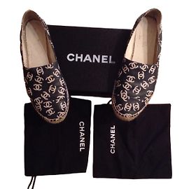Chanel Espadrilles Black Patent Leather Size 40 Black