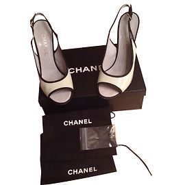 Chanel Blue Varnish Heels Size 39 Blue