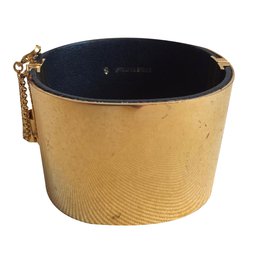 Céline-Minimal-Golden