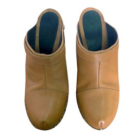 Autre Marque LA PIERRE BLEUE Clogs Cognac