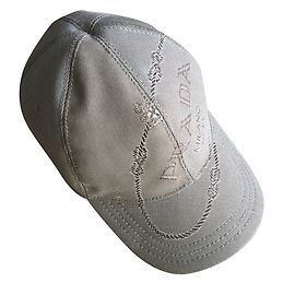 Prada gorra Beige