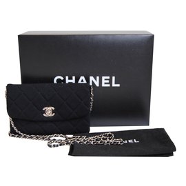 Chanel-Aba intemporal mini bolsa chanel-Preto