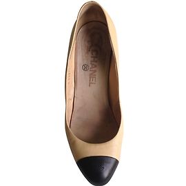 Saltos Chanel de pele bege 38 Bege