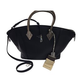 Louis Vuitton-LOCKIT-Black