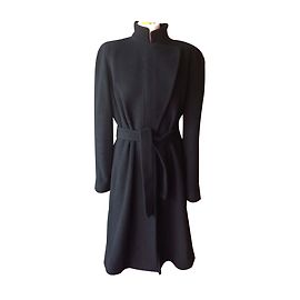 Zapa Capa, Ropa de calle Negro