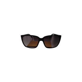 Fendi-Sunglasses-Black