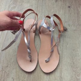 Ancient Greek Sandals-Sandálias-Prata
