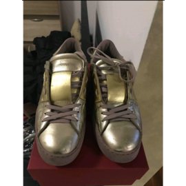Valentino-zapatillas-Dorado