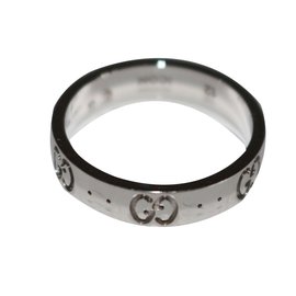 Gucci-Ring-Silvery