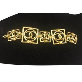 Chanel-Bracelet-Doré
