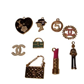 Chanel Collares pendientes Multicolor