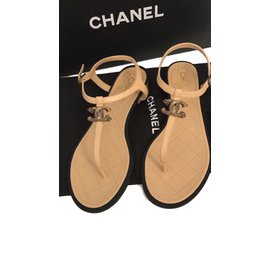 Chanel-Sandalias-Beige